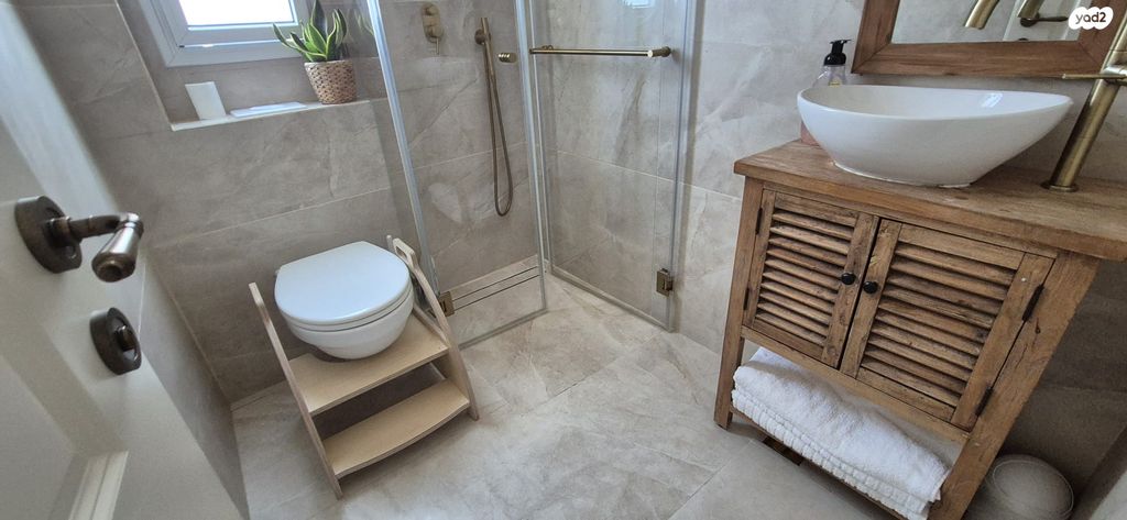 גג/ פנטהאוז, ארלוזורוב 38, רוטשילד עצמאות, בת ים