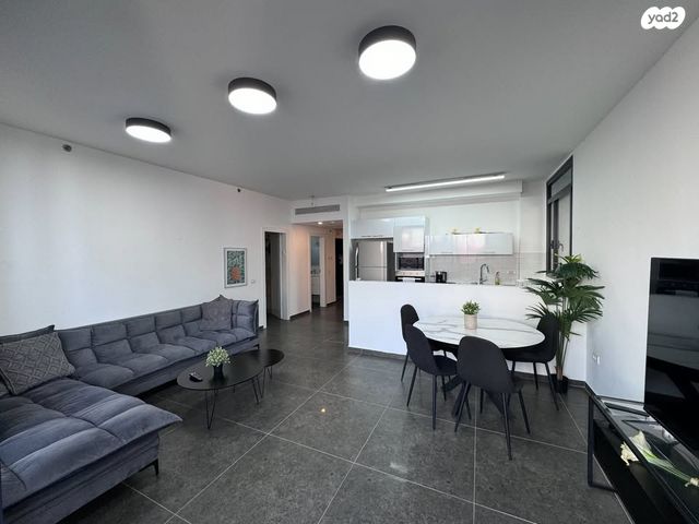 דירה, שדרות העצמאות 9, רוטשילד עצמאות, בת ים