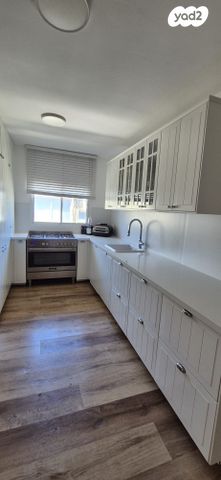 גג/ פנטהאוז, ארלוזורוב 38, רוטשילד עצמאות, בת ים