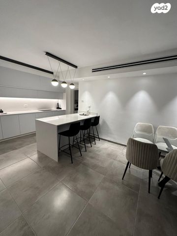 דירת גן, קוממיות 8, שאר העיר, מגדל העמק