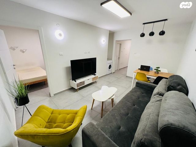 גיורא יוספטל 26