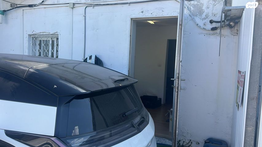 מבני תעשיה, יהודי פקיעין 2, בית"ר, יד שמואל, חדרה