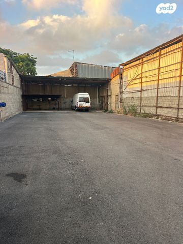מחסנים, צבי שכטרמן 10, אזור תעשיה קרית אליעזר, נתניה