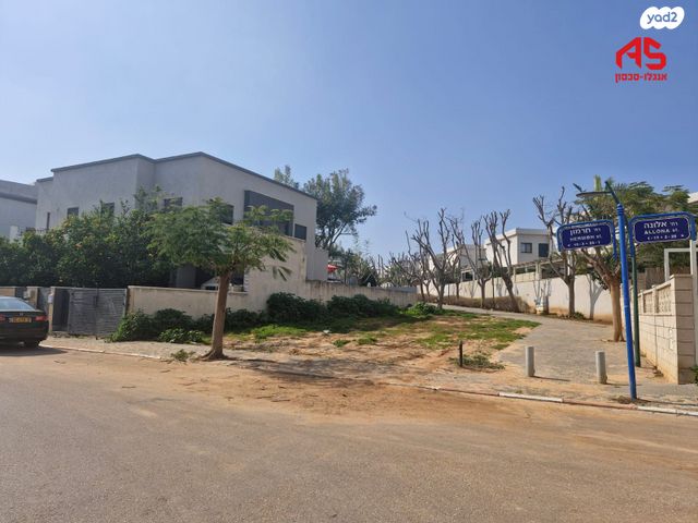 מגרשים, חרמון, חדרה