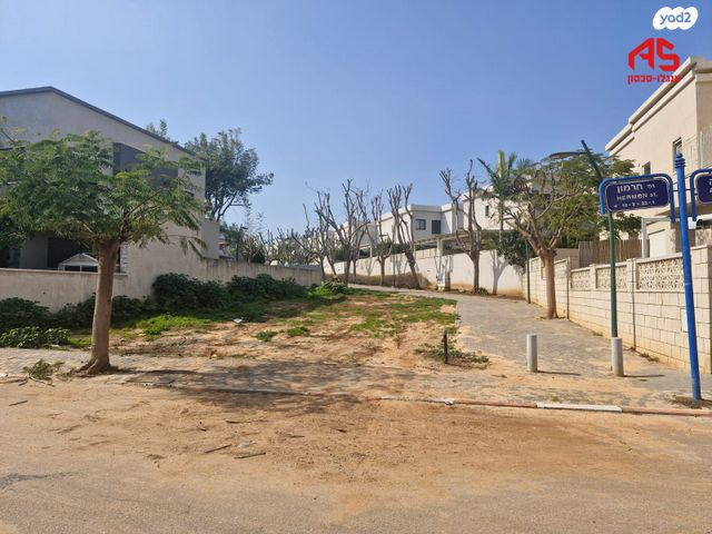 מגרשים, חרמון, חדרה