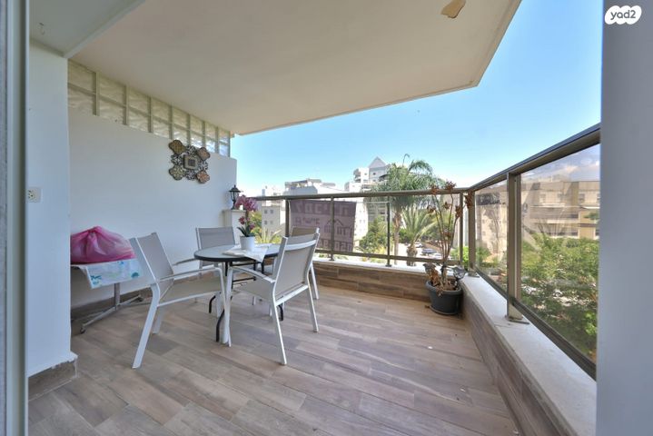 דירה, מנחם בגין, נווה גנים, קרית מוצקין