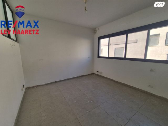 דו משפחתי, הכלנית, נופים