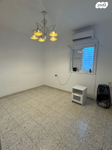 דירה, החולה, נווה יהושע, ערמונים, רמת גן