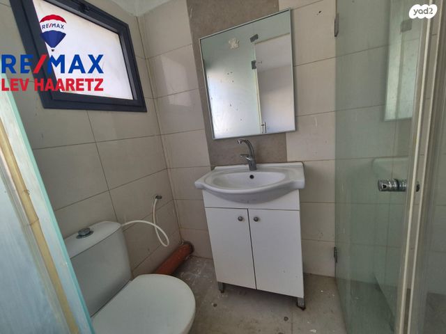 דו משפחתי, הכלנית, נופים