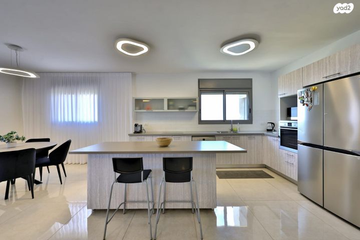 גג/ פנטהאוז, הפקאן, הפרפר, קרית ביאליק