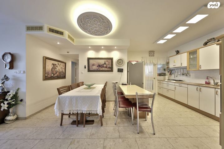 דירה, מנחם בגין, נווה גנים, קרית מוצקין