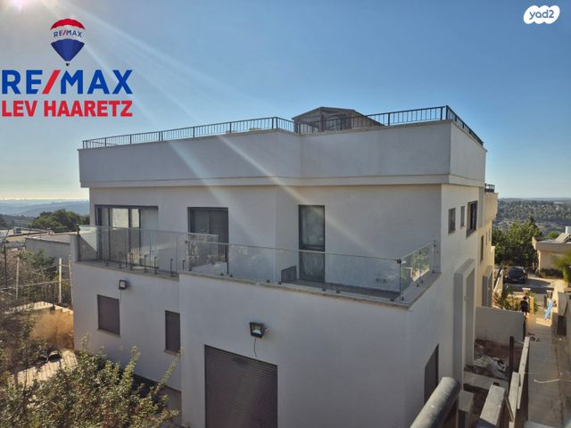 דו משפחתי, הכלנית, נופים