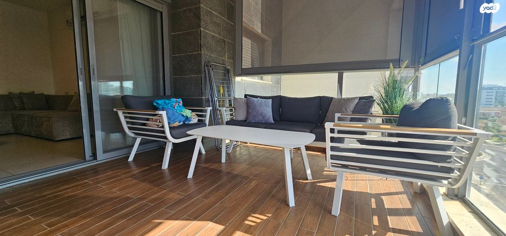 דירה, אריק שרון, נהריה