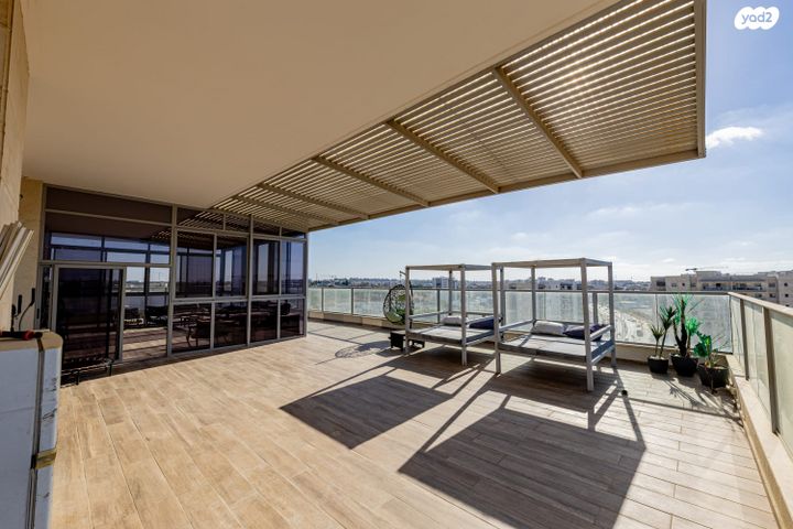 גג/ פנטהאוז, הכלניות, שדרות