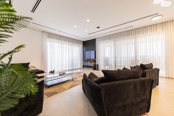 גג/ פנטהאוז, הכלניות, שדרות