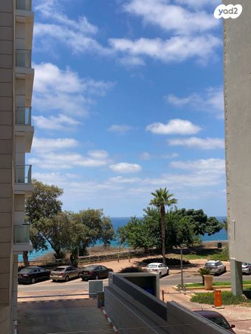 שדרות ז'בוטינסקי 20