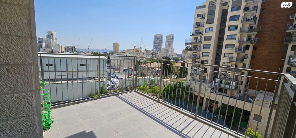 דירה, לואיס ברנדייס, רוממה, ירושלים