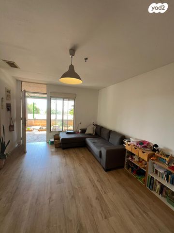 דו משפחתי, דרך האלון, קציר, קציר