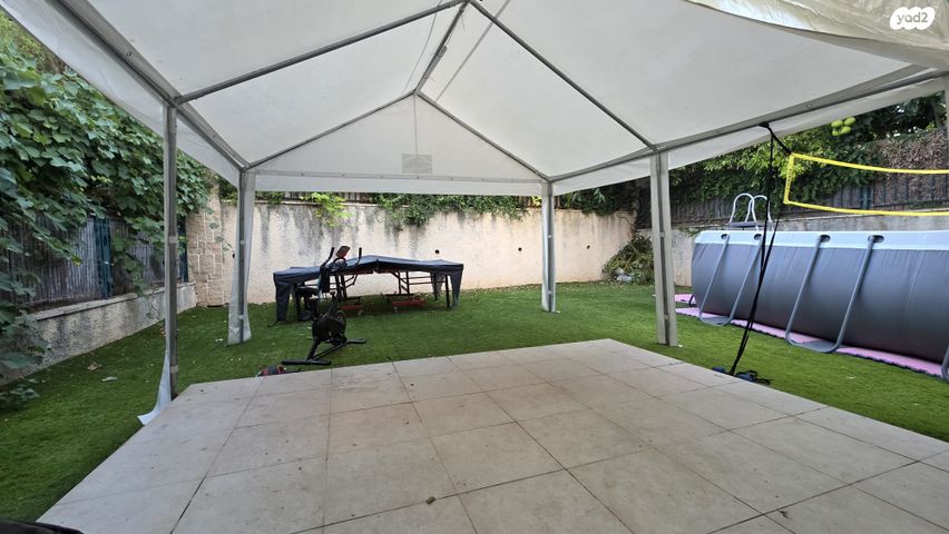 דו משפחתי, גדרה