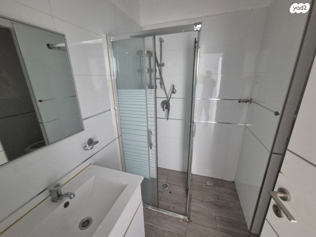 דירת גן, קרית ים