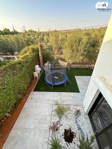 בית פרטי/ קוטג', אגוז, עומר