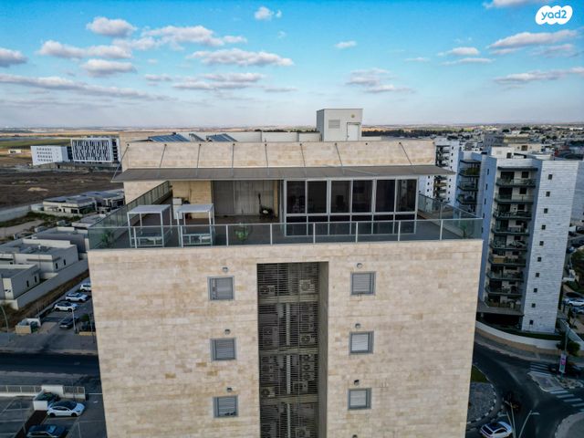 גג/ פנטהאוז, הכלניות, שדרות