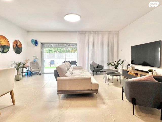 דו משפחתי, גני מנחם, באר יעקב