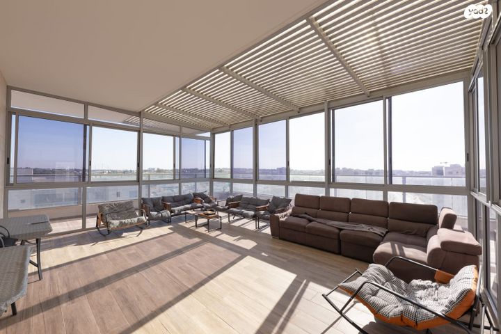 גג/ פנטהאוז, הכלניות, שדרות