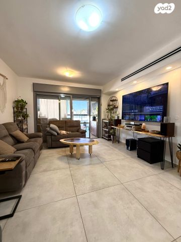 דירת גן, מבוא שקד, ערד