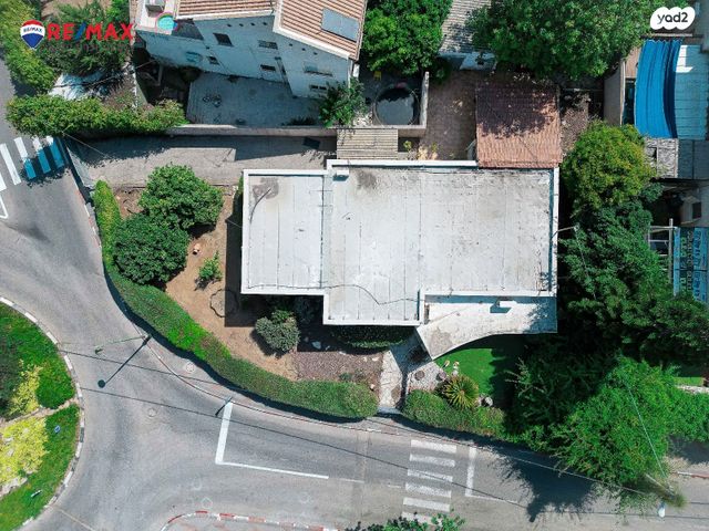 דו משפחתי, מושבה מרכז, זכרון יעקב