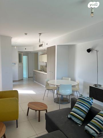 דירה, הרצל רוזנבלום 2, גלילות, תל אביב יפו