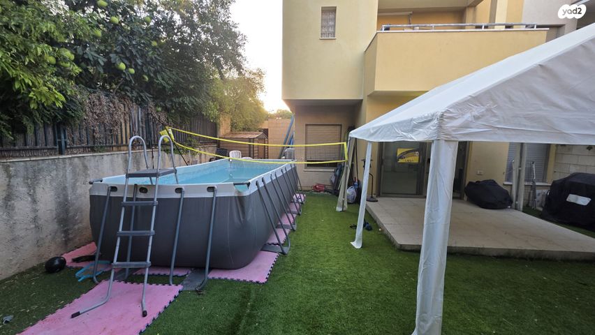 דו משפחתי, גדרה