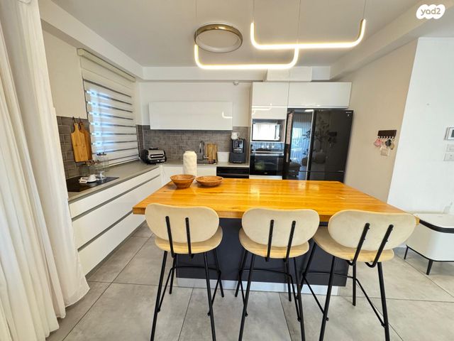 דירה, אבן גבירול, רחובות