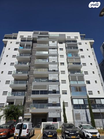 דירה, הנרייטה סאלד, כרמי גת, קרית גת