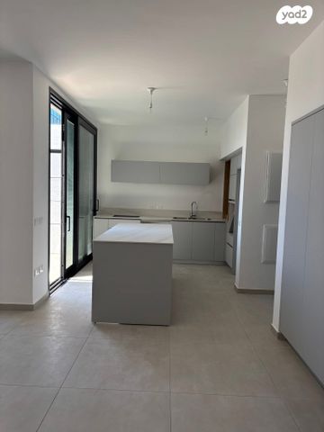 דירה, רעננה