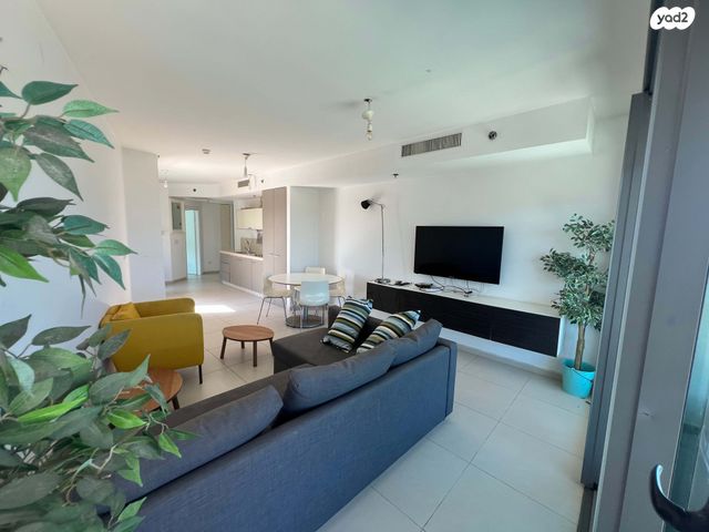 דירה, הרצל רוזנבלום 2, גלילות, תל אביב יפו