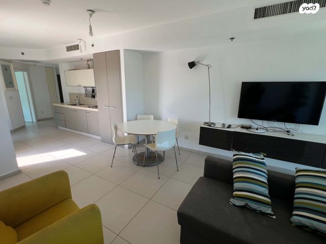 דירה, הרצל רוזנבלום 2, גלילות, תל אביב יפו