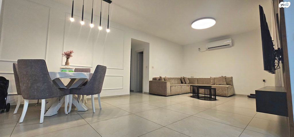 דירה, אריק שרון, נהריה