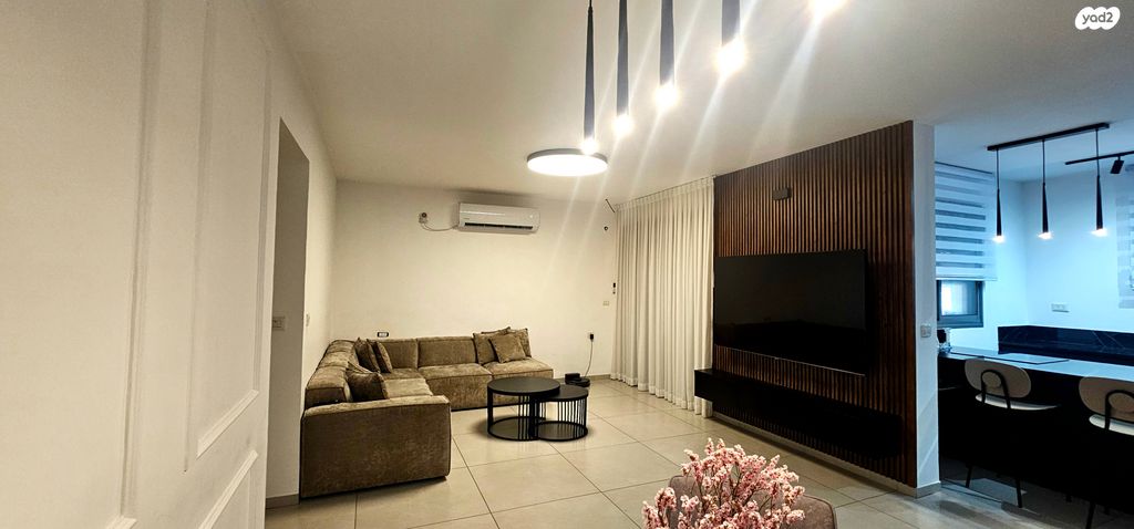 דירה, אריק שרון, נהריה