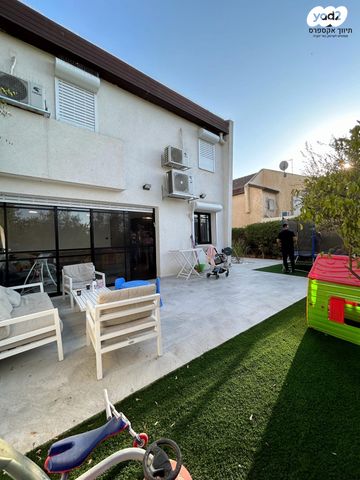 בית פרטי/ קוטג', אגוז, עומר