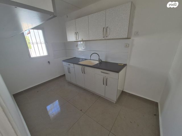 דירת גן, קרית ים