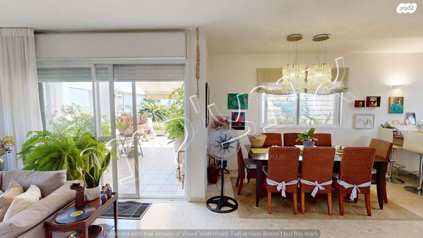 גג/ פנטהאוז, יהודה בורלא, 2003, רעננה