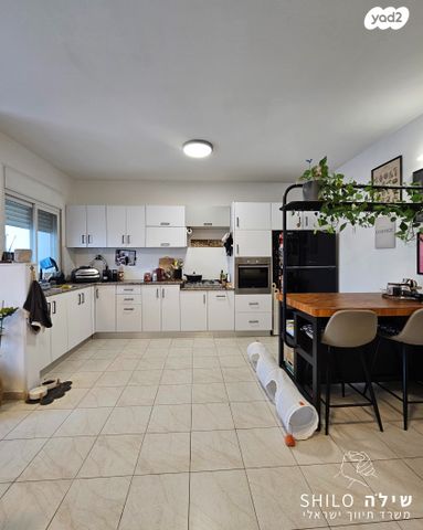 דרך יצחק רבין 12