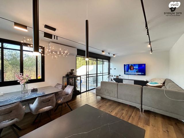 בית פרטי/ קוטג', אגוז, עומר