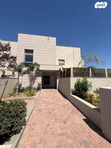 דירת גן, מבוא שקד, ערד