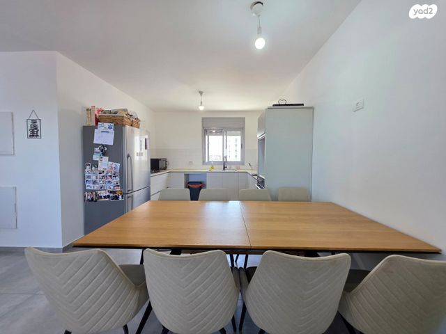 דירה, חנה סנש, קרית גת