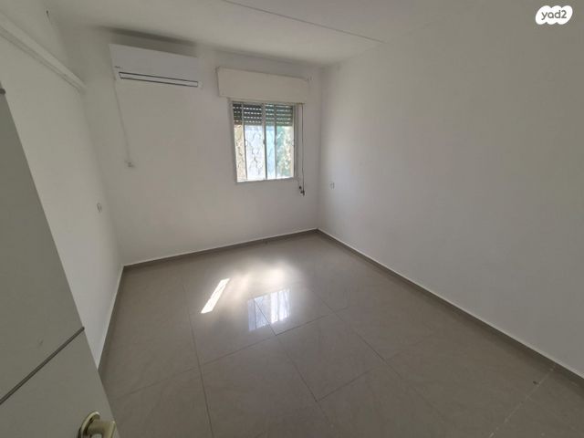 דירת גן, קרית ים