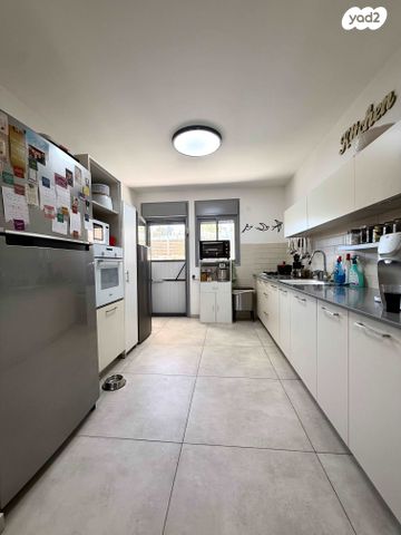 דירת גן, מבוא שקד, ערד