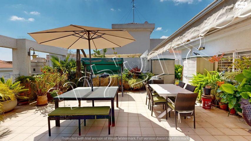 גג/ פנטהאוז, יהודה בורלא, 2003, רעננה