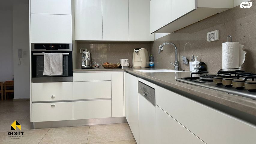 דירה, הר הצופים, רחובות ההולנדית, רחובות